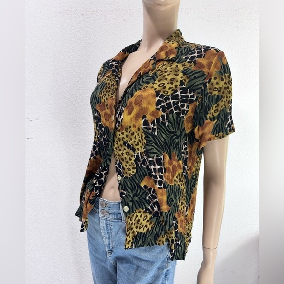 REQUIREMENTS ANIMAL Print blouse - Picture 2 of 14